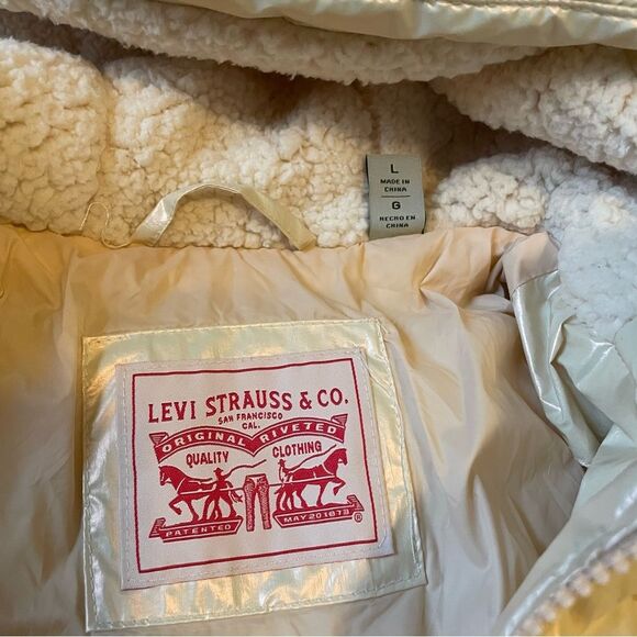 Levi's Hooded Puffer Jacket Ivory Irredescnet Size Large - Picture 2 of 6